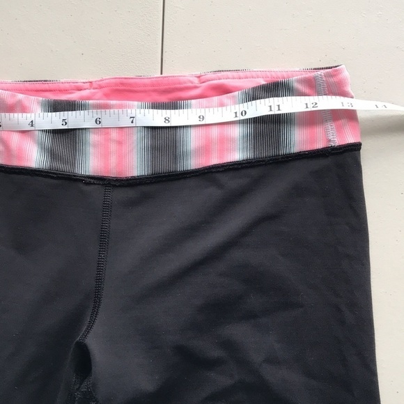 IVIVVA lululemon black pink band cropped leggings - Picture 6 of 7